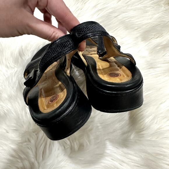 Clarks Unstructured Black Leather Sandals Sz 8.5 - Picture 8 of 9